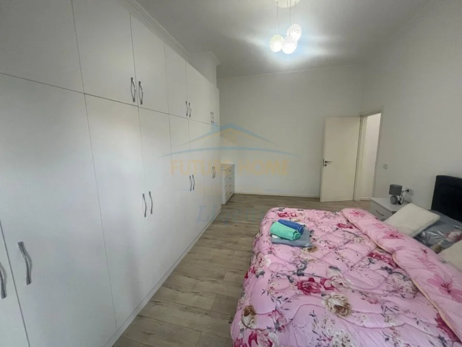 Tirane, jepet me qera apartament 2+1+Ballkon Kati 1, 120 m² 850 € (Liqeni i Thate)