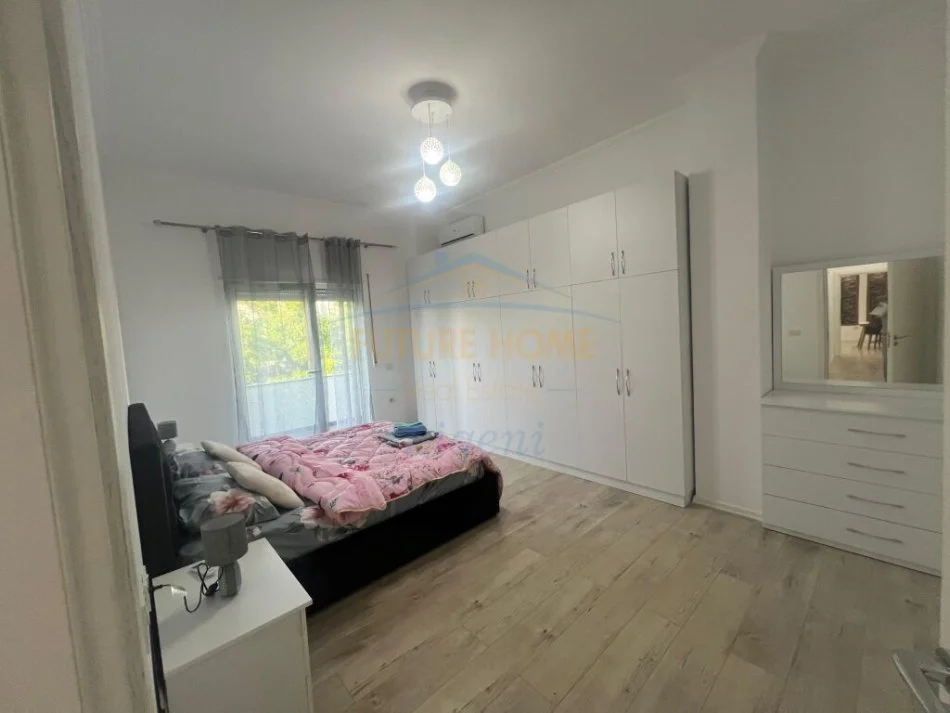 Tirane, jepet me qera apartament 2+1+Ballkon Kati 1, 120 m² 850 € (Liqeni i Thate)