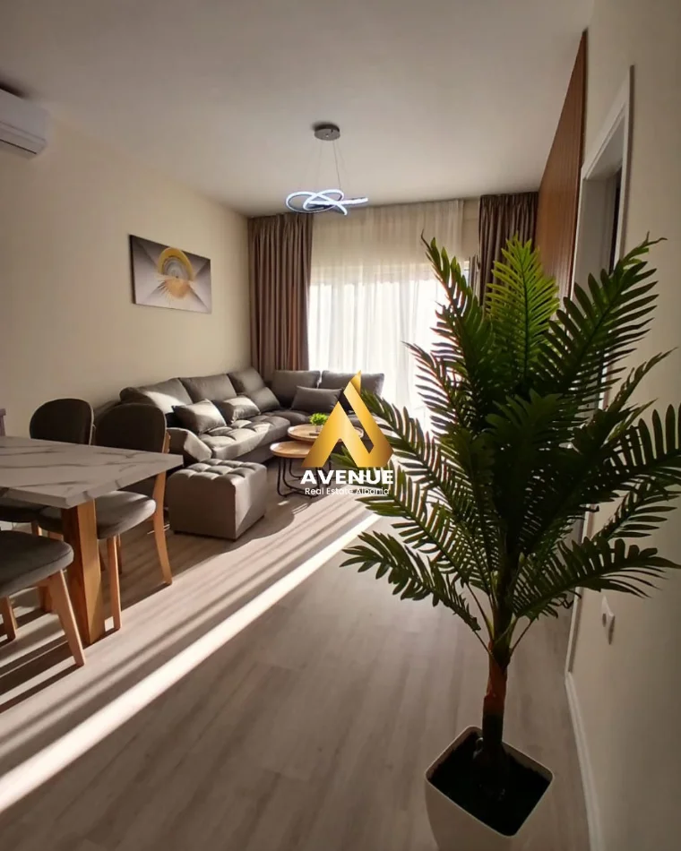 Tirane, jepet me qera apartament 2+1+Ballkon Kati 4, 76 m² 900 € (Rruga Hysni Gerbolli)