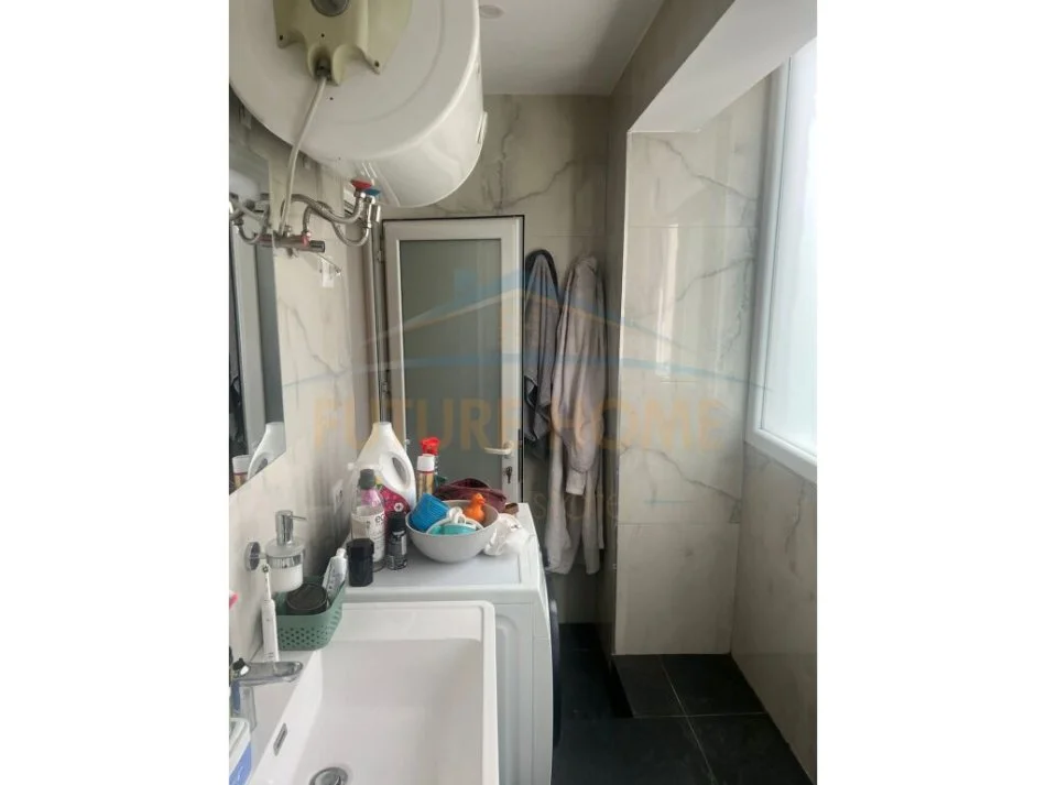 Tirane, shitet apartament 1+1 Kati 3, 63 m² 125.000 € (Bulevardi Bajram Curri)
