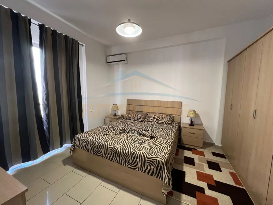 Tirane, jepet me qera apartament 2+1+Ballkon Kati 4, 100 m² 600 € (Myslym Shyri)