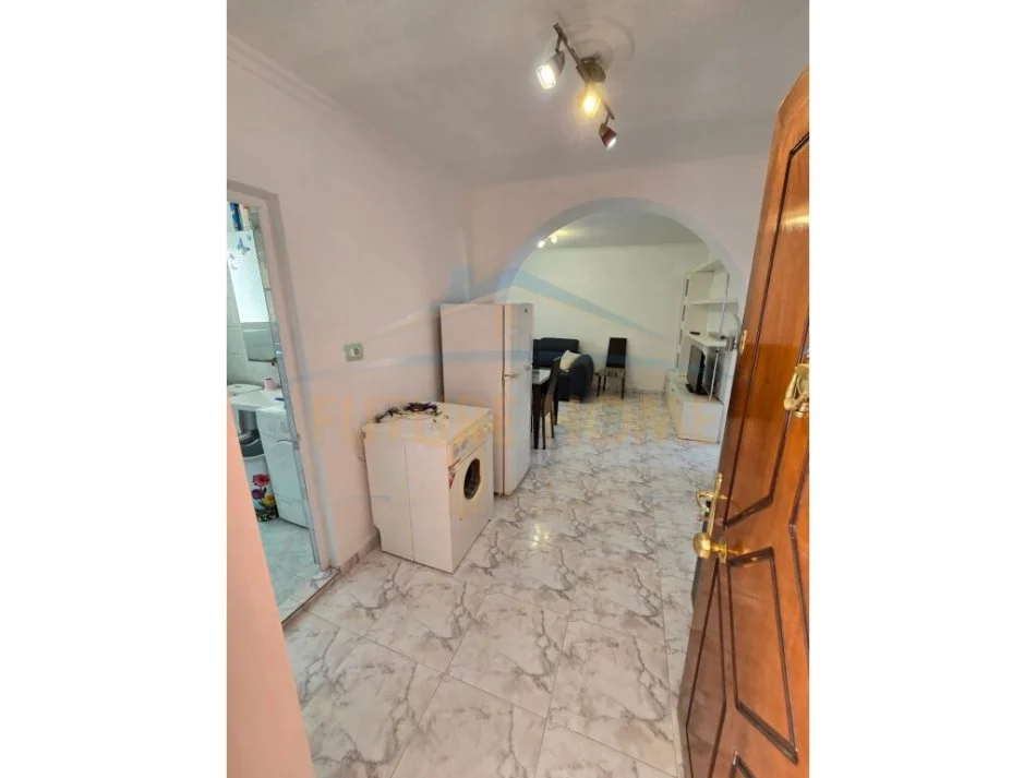 Tirane, shitet apartament 1+1 Kati 4, 55 m² 88.000 € (HOXHA TAHSIN)