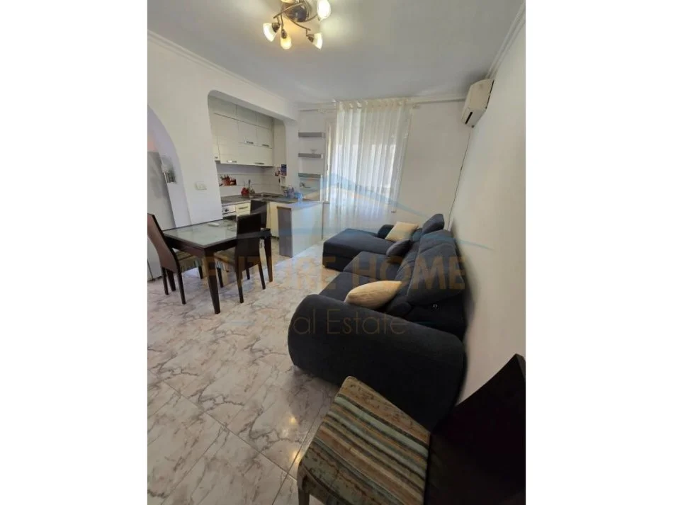 Tirane, shitet apartament 1+1 Kati 4, 55 m² 88.000 € (HOXHA TAHSIN)