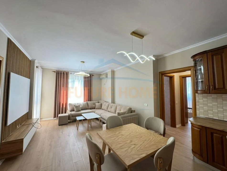 Tirane, shitet apartament 2+1 Kati 6, 132.000 € (Unaza e Re)