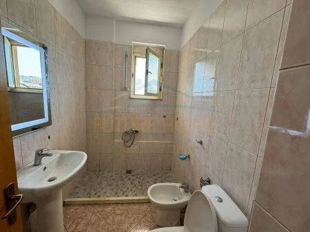 Tirane, shitet apartament Kati 6, 94 m² 132.000 € (UNAZA E RE)