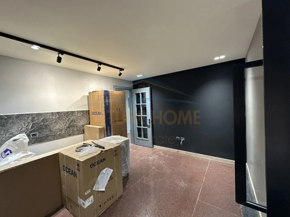 Tirane, jepet me qera apartament 1+1 Kati 1, 57 m² 900 € (SHALLVARET)