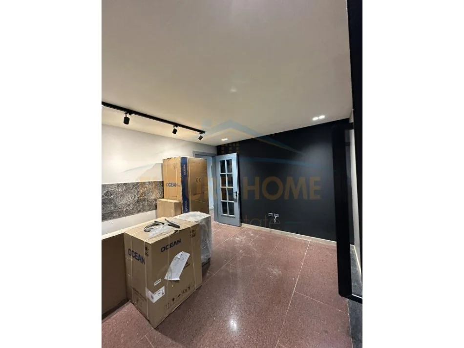 Tirane, jepet me qera apartament 1+1 Kati 1, 57 m² 900 € (SHALLVARET)