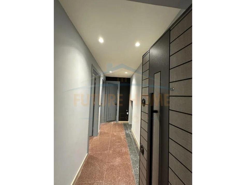 Tirane, Shitet apartament 1+1 Kati 1, 35 m² 210.000 € (SHALLVARET)