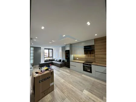 Tirane, shitet apartament 2+1 Kati 3, 75 m² 215.000 € (SHKOLLA E KUQE)