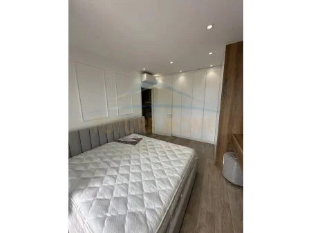 Tirane, shitet apartament 2+1 Kati 3, 75 m² 215.000 € (SHKOLLA E KUQE)