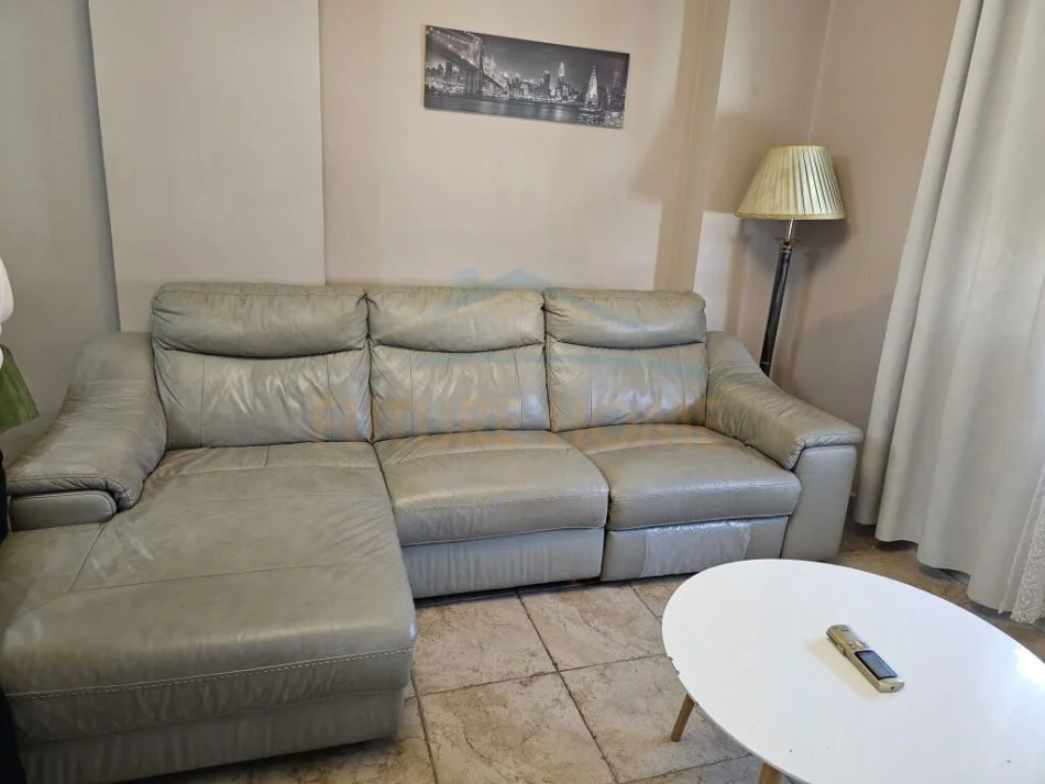 Tirane, jepet me qera apartament 3+1+Ballkon Kati 6, 106 m² 700 € (Stacioni i Trenit)