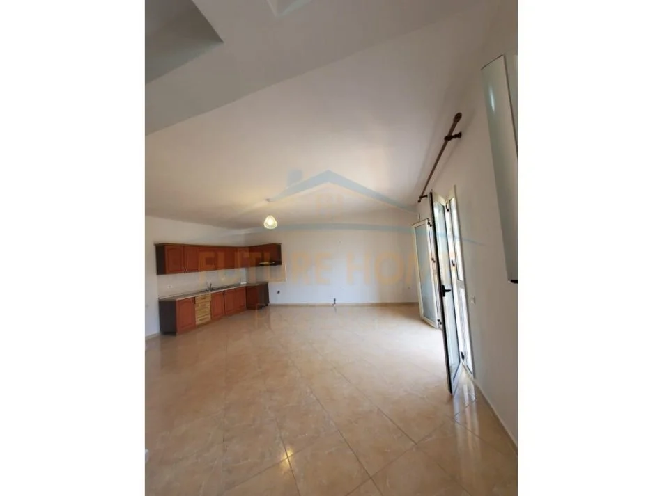 Tirane, shes 3+1 , 145.000 € (Porcelan)