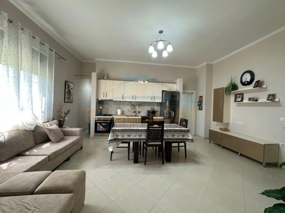Durres, shitet apartament 2+1 Kati 1, 90 m² 85.000 € (Golem Dures)