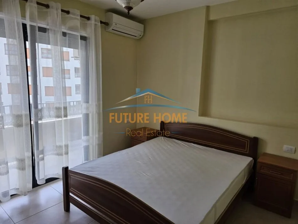 Tirane, jepet me qera apartament 1+1+Ballkon , 65 m² 350 € (ali demi)