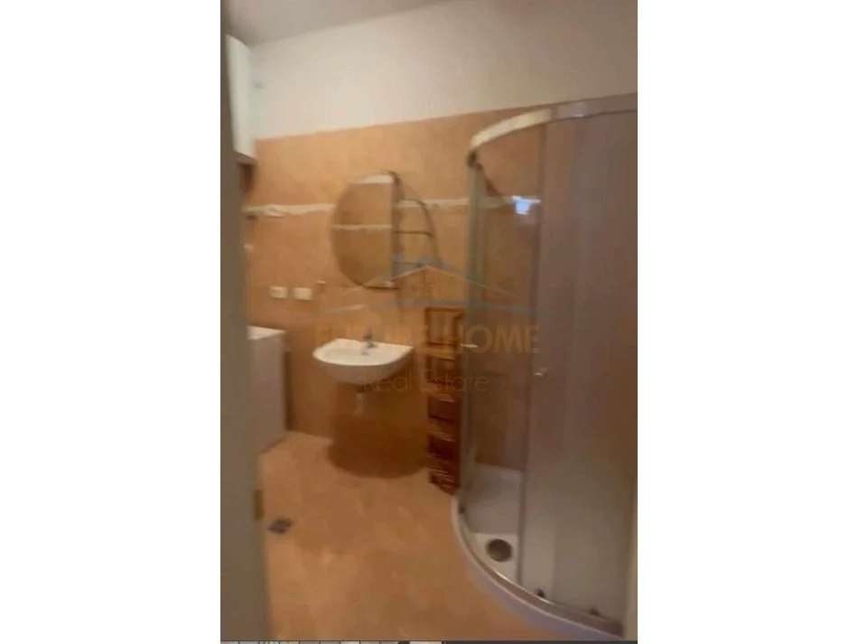 Tirane, jepet me qera apartament 1+1 Kati 2, 78 m² 500 € (DELIJORGJI)