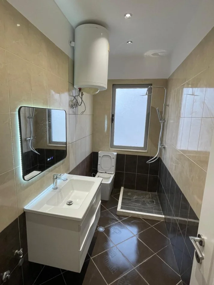 Tirane, shitet apartament 1+1 , 61 m² 121.000 € (VILA L)