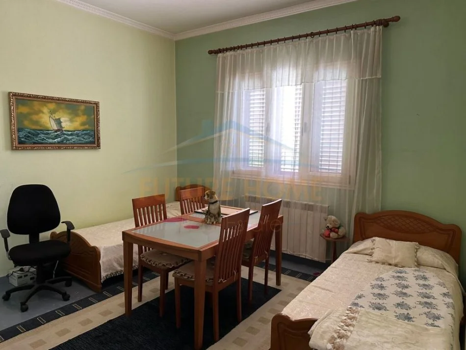 Durres, shitet shtepi 4+1+Aneks+Ballkon Kati 2, 778 m² 260.000 € (Shijak, Durres)