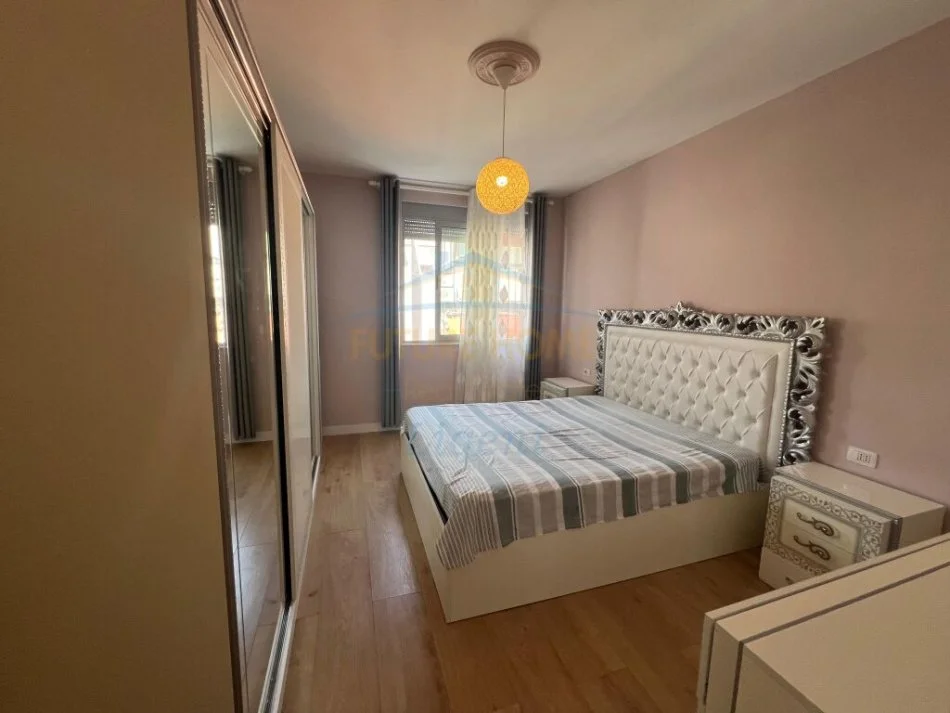 Tirane, jepet me qera apartament 1+1 Kati 1, 77 m² 550 € (Liqeni Thate)