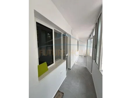 Tirane, jepet me qera apartament 2+1 Kati 1, 90 m² 600 € (RRUGA KONGRESI I MANASTIRIT)