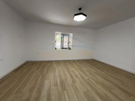 Tirane, jepet me qera apartament 2+1 Kati 1, 90 m² 600 € (RRUGA KONGRESI I MANASTIRIT)