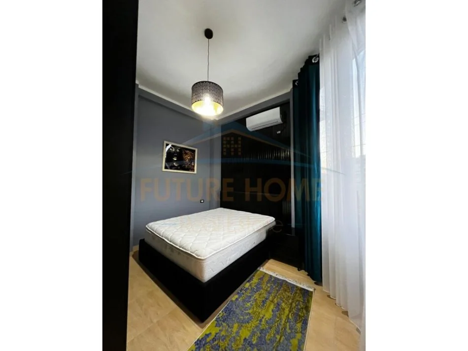Tirane, jepet me qera apartament 1+1+Ballkon Kati 1, 68 m² 400 € (Fresku)