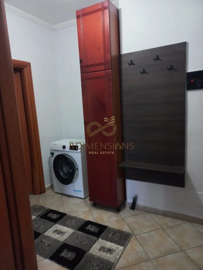 Tirane, jepet me qera apartament 1+1 Kati 4, 71 m² 500 € (Rruga Irfan Tomini)