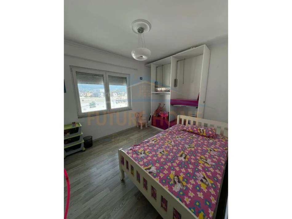 Tirane, jepet me qera apartament+verande | Penthouse 3+1+Ballkon Kati 9, 165 m² 1.500 € (SELVIA)