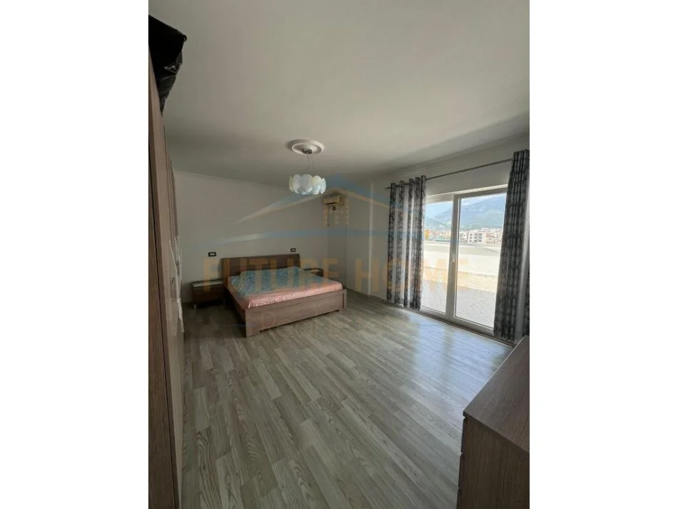 Tirane, jepet me qera apartament+verande | Penthouse 3+1+Ballkon Kati 9, 165 m² 1.500 € (SELVIA)