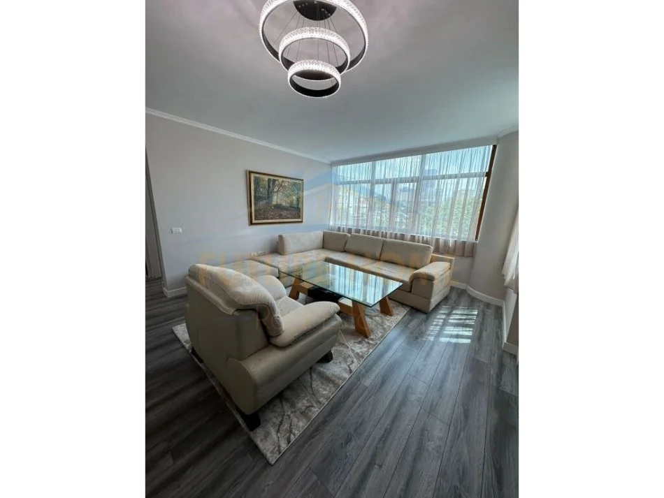 Shqiperi, jepet me qera apartament 2+1 Kati 6, 82 m² 600 € (STACIONI I TRENIT)