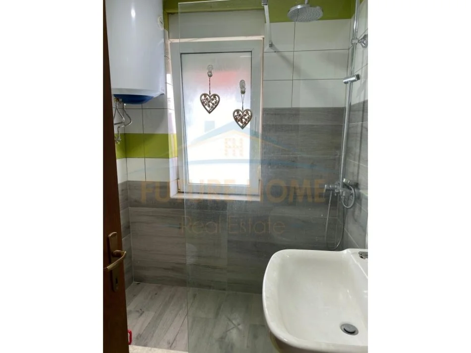 Tirane, jepet me qera apartament Kati 2, 90 m² 500 € (Liqeni i Thate)