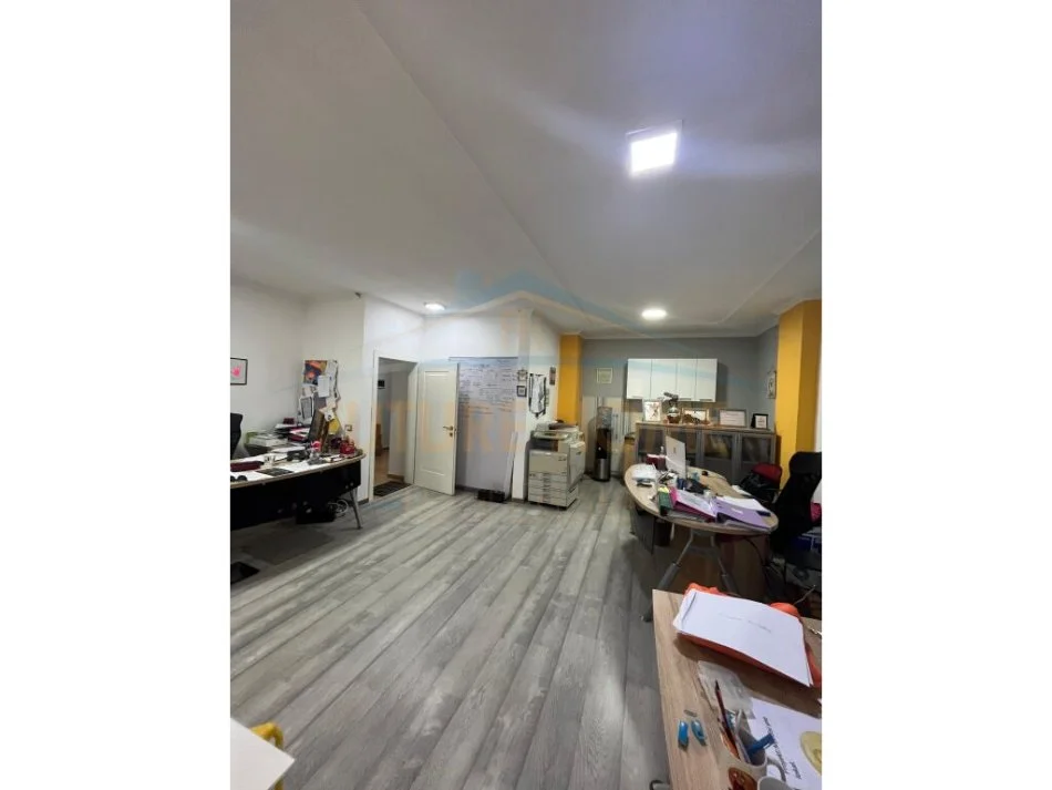 Tirane, shitet apartament 1+1+Ballkon Kati 1, 95 m² 150.000 € (Unaza e Re)