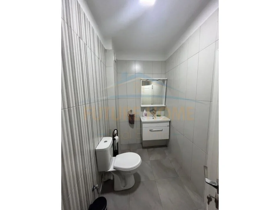 Tirane, shitet apartament 1+1+Ballkon Kati 1, 95 m² 150.000 € (Unaza e Re)