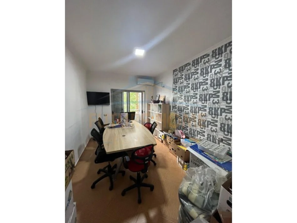 Tirane, shitet apartament 1+1+Ballkon Kati 1, 95 m² 150.000 € (Unaza e Re)