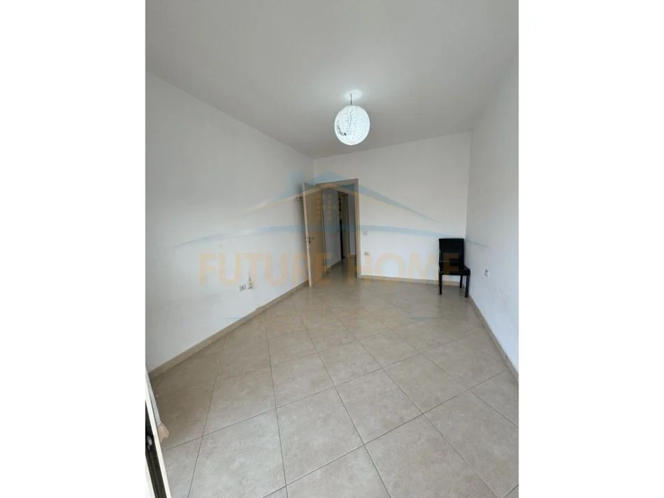 Tirane, jepet me qera apartament 1+1 Kati 8, 75 m² 400 € (Rruga Teodor Keko, Ales, Unaza e Re, Tiranë)