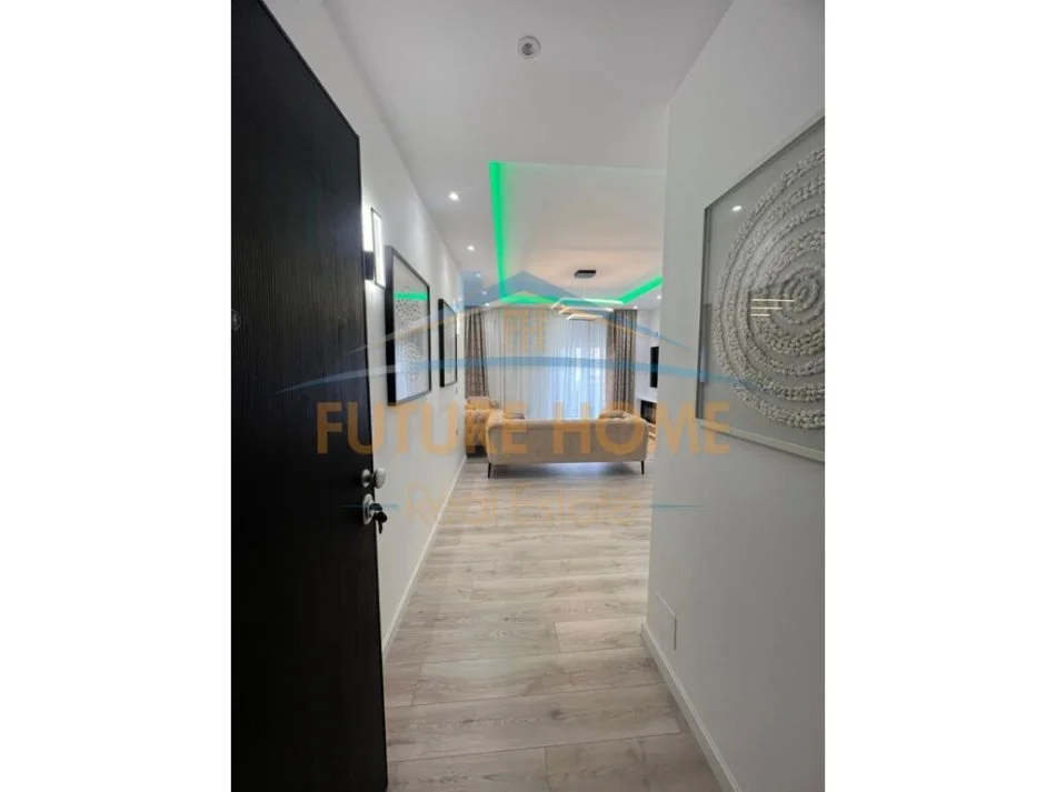 Tirane, jepet me qera apartament 2+1 Kati 4, 102 m² 1.000 € (RRUGA E BARRIKADAVE)