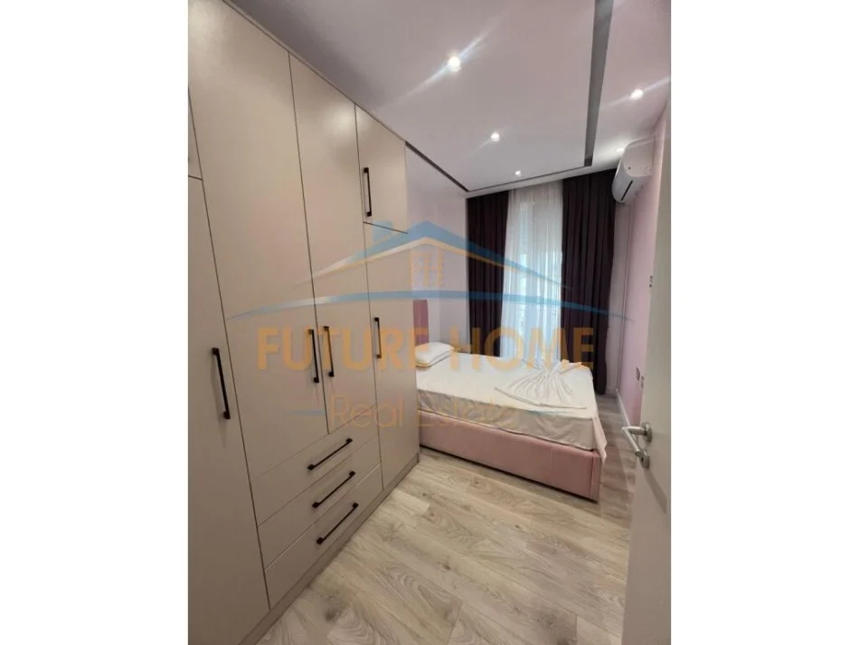 Tirane, jepet me qera apartament 2+1 Kati 4, 102 m² 1.000 € (Rruga e Barrikadave)