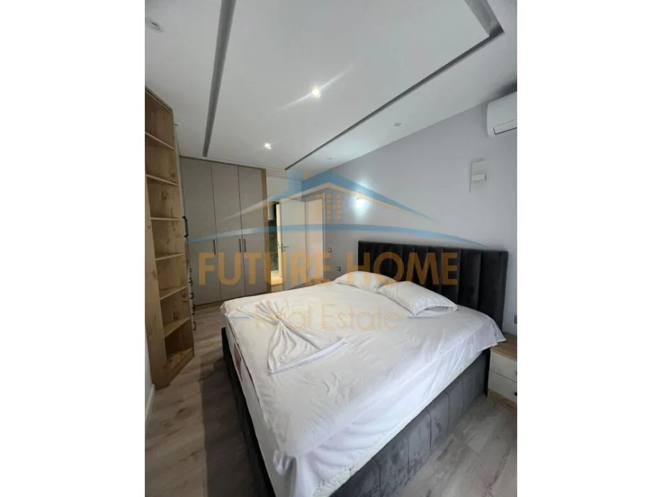 Tirane, jepet me qera apartament 2+1 Kati 4, 102 m² 1.000 € (RRUGA E BARRIKADAVE)