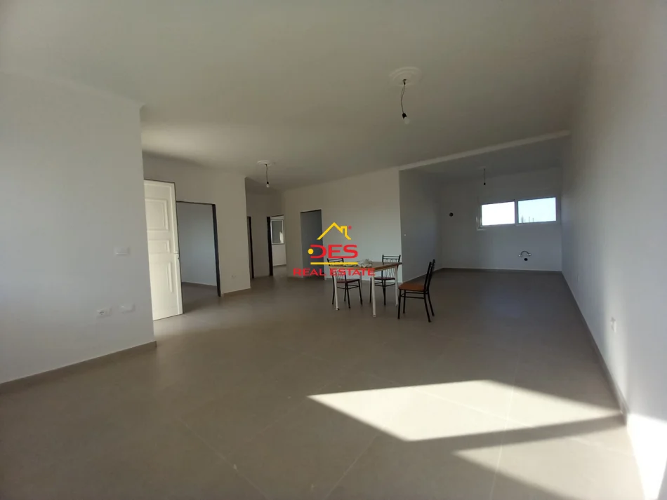 Vlore, shitet Vile 3+1+Aneks+Ballkon Kati 0, 280.000 € (Rruga Lef Sallata)