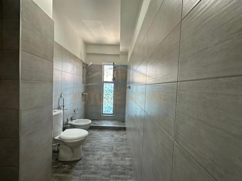 Tirane, jepet me qera apartament 2+1 Kati 3, 100 m² 400 € (Don Bosco)