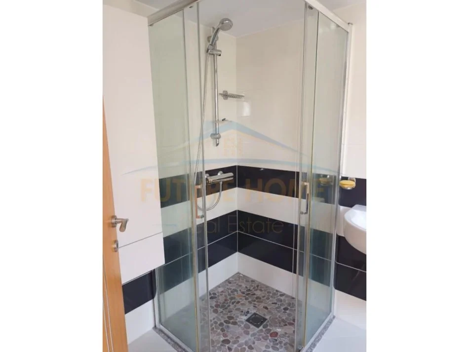 Tirane, shitet apartament 3+1+Ballkon Kati 2, 150 m² 140.000 € (Shkoze)