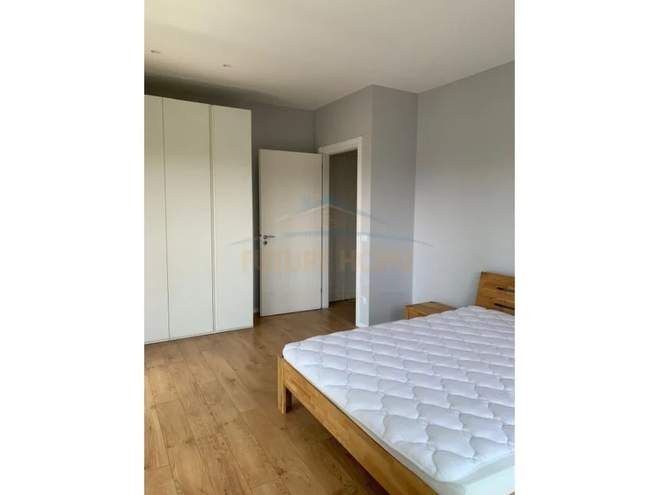 Tirane, jap me qera apartament 2+1 , 120 m² 2.000 € 