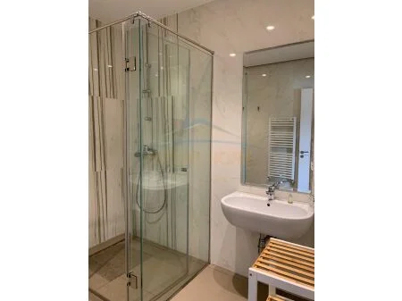 Tirane, jepet me qera 2+1+Ballkon Kati 13, 120 m² 2.000 € (Rruga Dervish Hima AREA41975)