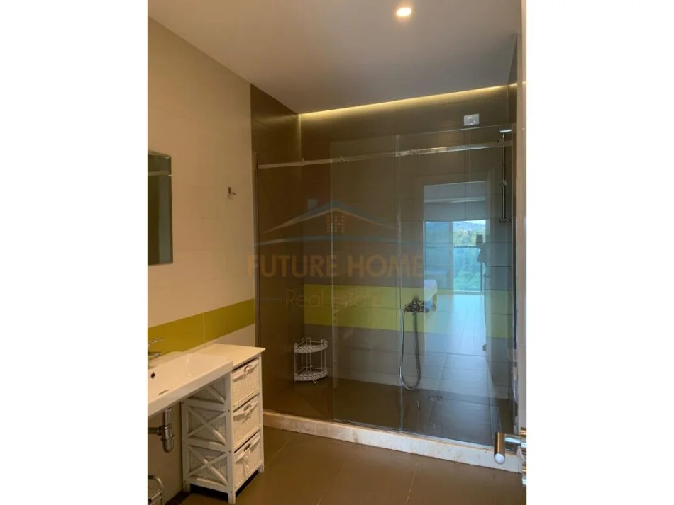 Tirane, jap me qera apartament 2+1 , 120 m² 2.000 € 