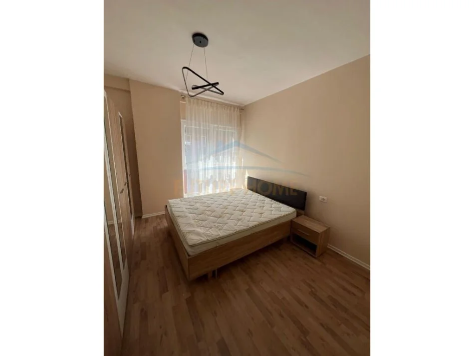 Tirane, shes apartament 1+1+Ballkon Kati 4, 71 m² 142.000 € (Ali Demi)