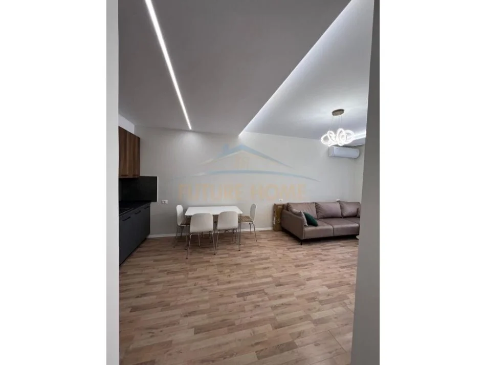 Tirane, shes apartament 1+1+Ballkon Kati 4, 71 m² 142.000 € (Ali Demi)