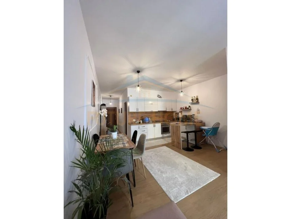 Durres Plazh, shitet apartament 1+1+Aneks+Ballkon , 77 m² 85.000 € (Pavarsia)