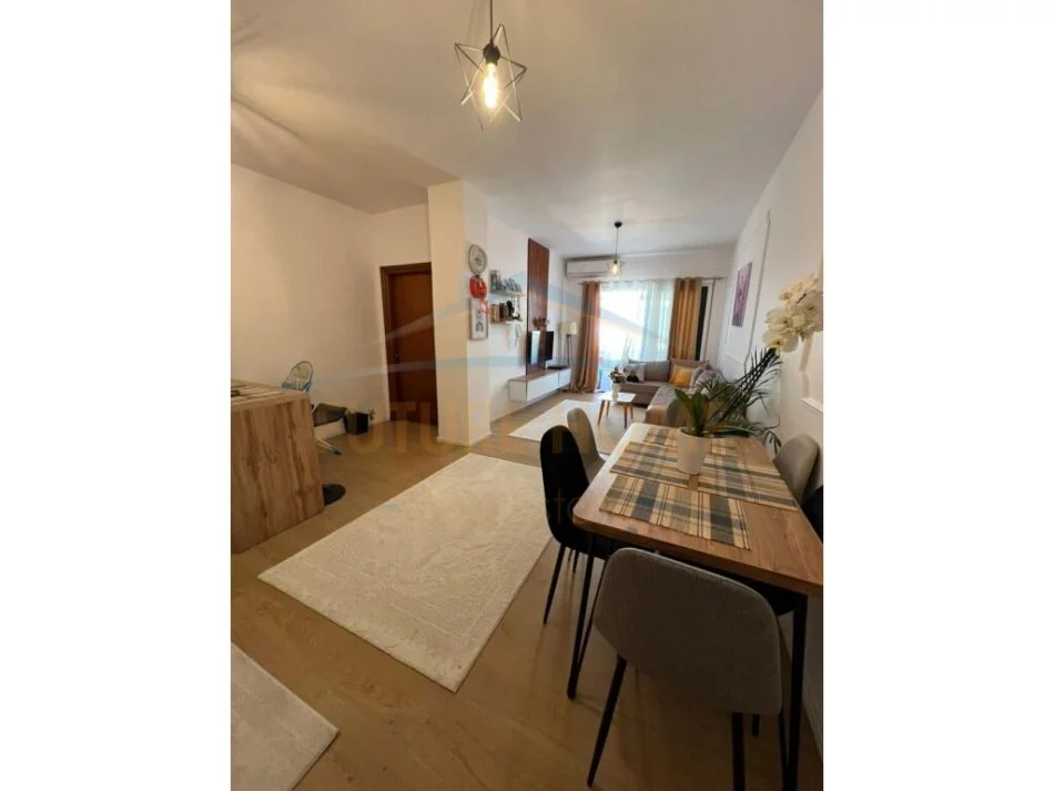 Durres Plazh, shitet apartament 1+1+Aneks+Ballkon , 77 m² 85.000 € (Pavarsia)