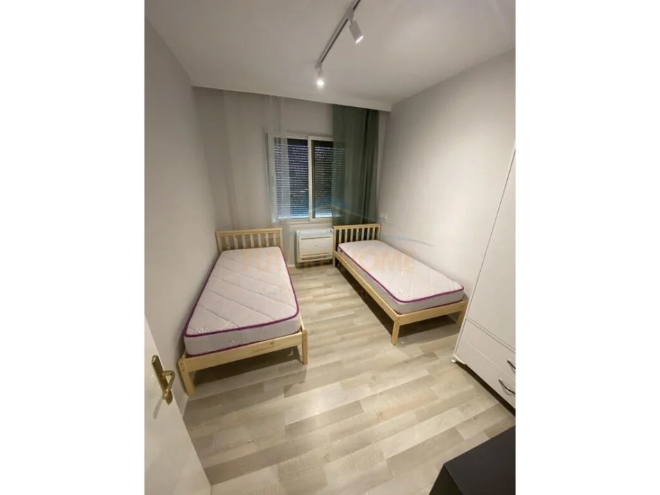 Tirane, jap me qera apartament 2+1 Kati 2, 600 € 