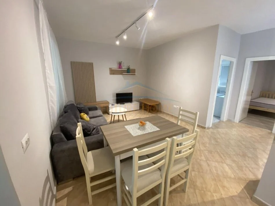 Tirane, jap me qera apartament 2+1 Kati 2, 600 € 