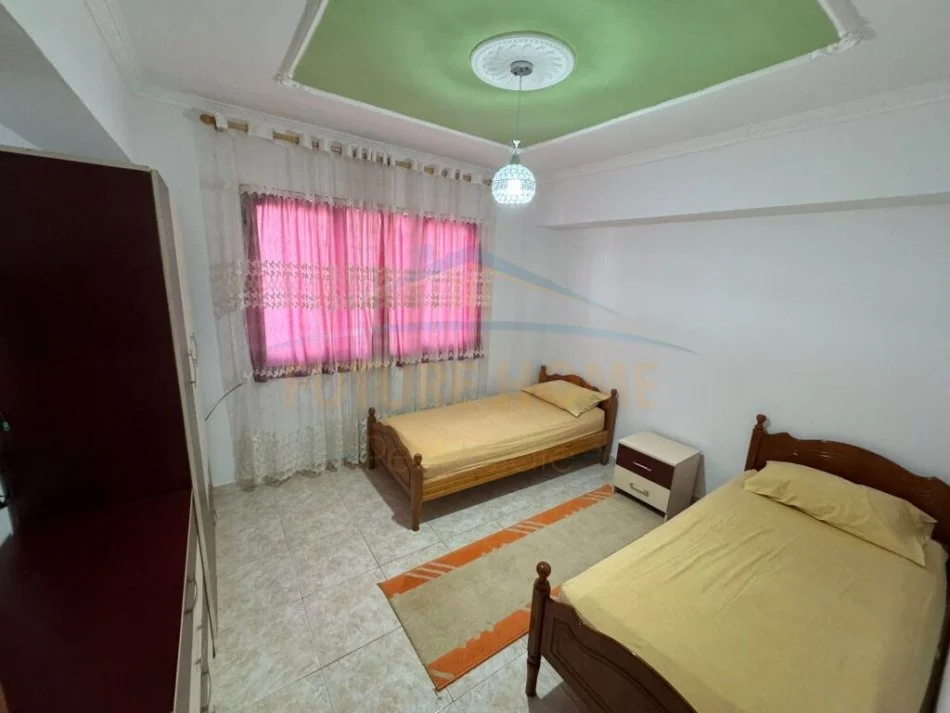 Durres, jepet me qera apartament 2+1+Aneks+Ballkon Kati 5, 110 m² 350 € (Prane Markates)